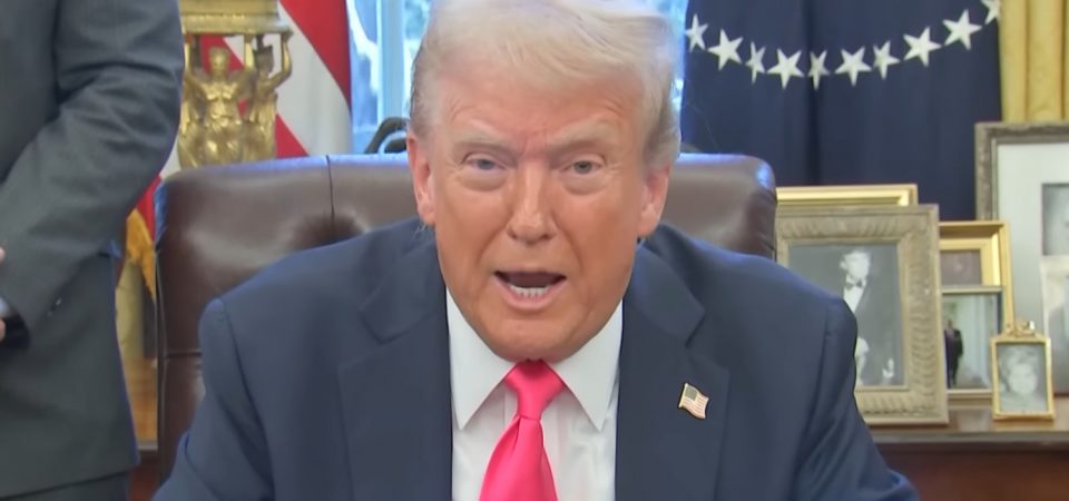 Ông Trump tuyên bố tiến hành chiến dịch quân sự quy mô lớn và kêu gọi người dân Iran lật đổ chế độ