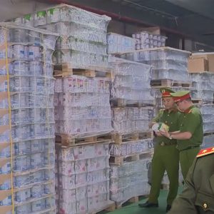 Đến bao giờ Bộ Công an mới kiểm tra Chương trình sữa học đường?