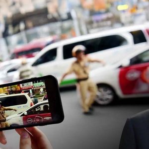 Nghịch lý trong kỷ nguyên T. Lâm: Vì sao lại cấm dân giám sát CSGT bằng hình ảnh?