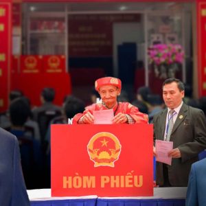 Bầu cử giả hiệu: Khi người dân bị lùa đi điểm danh